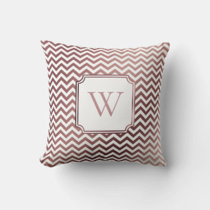 Coussin Faux rose gold et chevron blanc avec monogramme