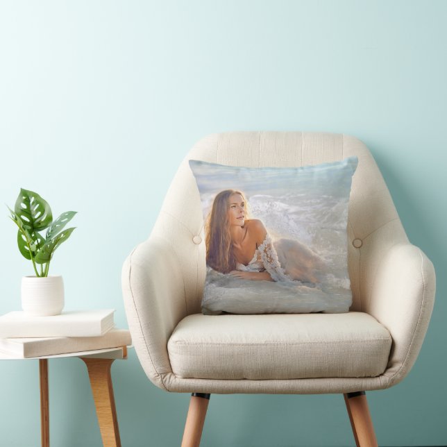 Coussin Femme À La Plage Vague (Chaise)