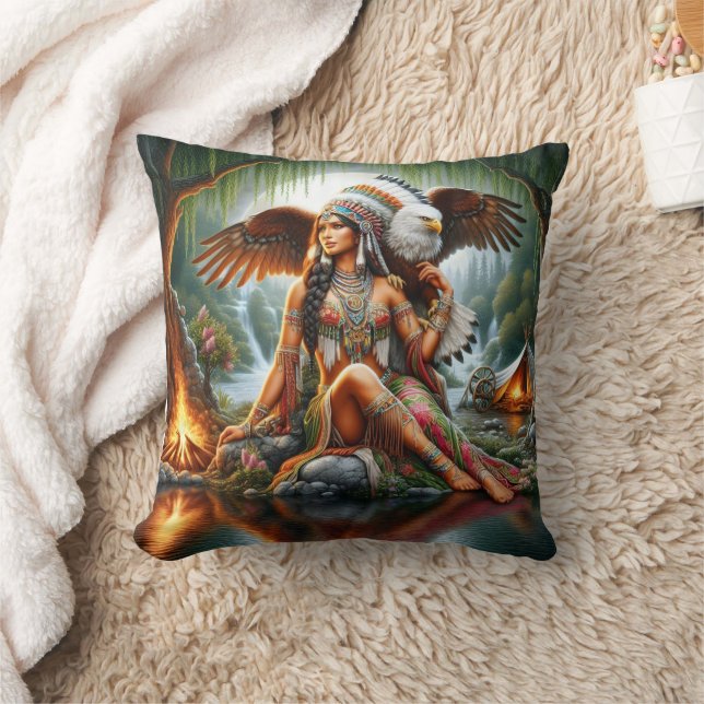 Coussin Femme Amérindienne Avec Aigle Près De La Cascade (Couverture)