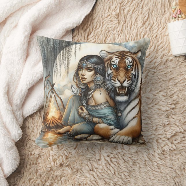 Coussin Femme amérindienne avec tigre (Couverture)