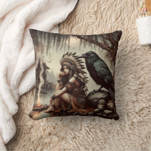 Coussin Femme autochtone par l'eau avec corbeau