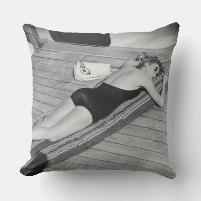 Coussin Femme de bronzage de Sun (Recto)