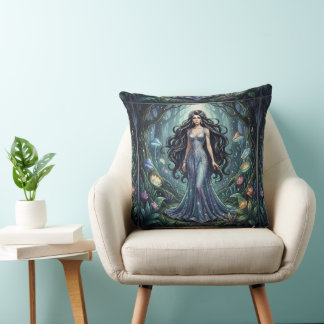 Coussin Femme majestueuse avec une robe argentée
