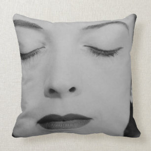 Coussin Femme mûre 2