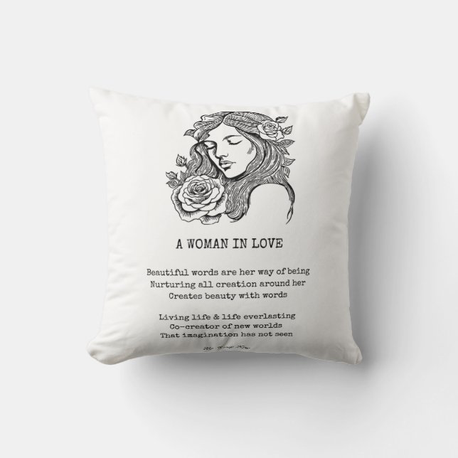 Coussin Femme noire et blanche avec citation de rose (Recto)