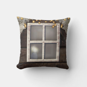 Coussin Fenêtre de grange rustique en dentelle romantique