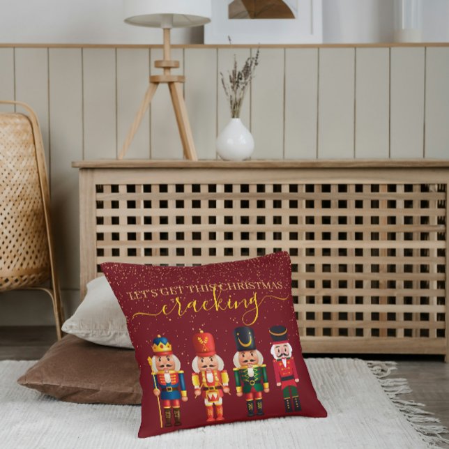 Coussin Festive Modern Xmas Red Cute Nutcracker (Créateur téléchargé)