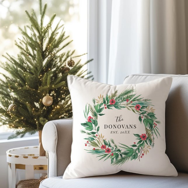 Coussin Festive Vacances Pin Wreath avec nom de famille (Créateur téléchargé)