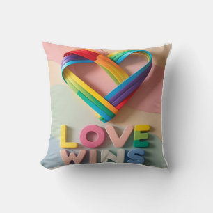 Coussin Fierté coeur fluide : l'amour gagne