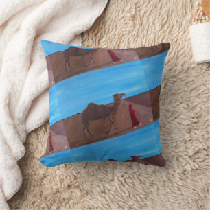 Coussin Fille au tableau du chameau par Alfred Fox
