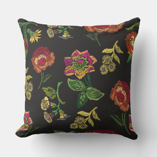 Coussin fleur brodée sur fond noir (Recto)