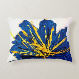 Coussin "FLEUR ROYALE " d'art