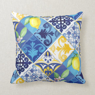 Coussin fleurie de citron jaune et bleu. Sicilien