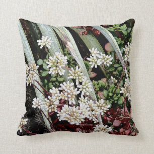Coussin Fleurs blanches et feuilles