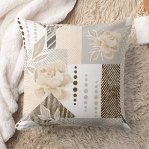 Coussin Fleurs crème sur fond blanc