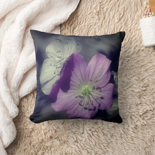 Coussin Fleurs de géranium violet pâle  (Couverture)