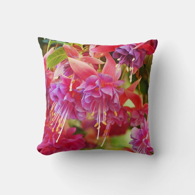 Coussin Fleurs fuschia roses et violettes (Recto)