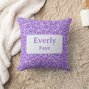Coussin Fleurs violettes Nom personnalisé Enfants Salle Nu