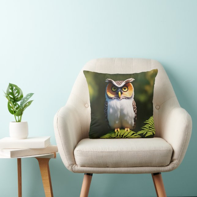 Coussin "Frieda the Screech Owl : A Nocturnal Beauty" (Chaise)