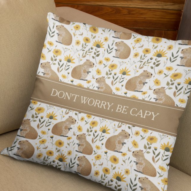 Coussin Funny Inspirational Capybara (cute funny inspirational capybara floral pillow with sunflower pattern, don't worry be happy)