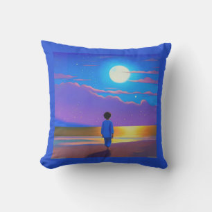 Coussin Garçon sur la plage, regardant la lune
