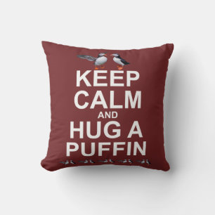 Coussin Garde ton calme et câline un macareux Pillow (Bour