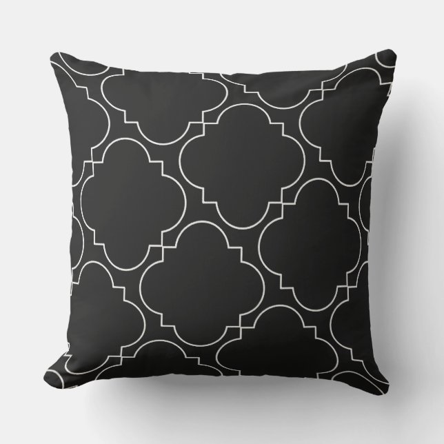 Coussin Geometric Quatrefoil Pattern Black And White (Recto)