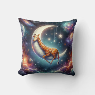 Coussin Giraffe de bébé céleste dormant sur la lune et les