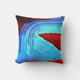 Coussin glace bleue sur roche rouge