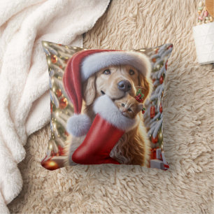Coussin Golden Retriever with Ginger Kitten in a Stocking