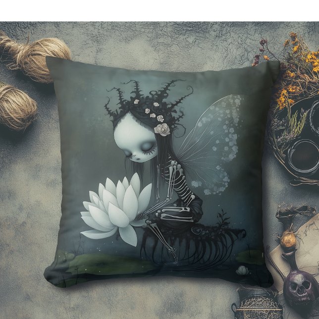 Coussin Gothique Imaginaire foncé Fée Squelette Halloween  (Créateur téléchargé)