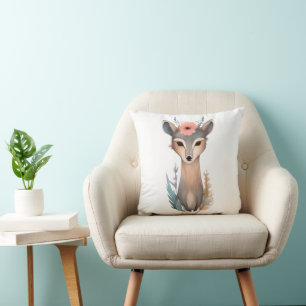 Coussin Grâce sylvestre : Cerf couronné de fleurs