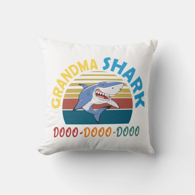 Coussin Grandma Shark doo dooo dooo (Recto)