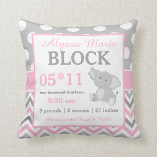 Coussin gris de faire-part de bébé d'éléphant rose