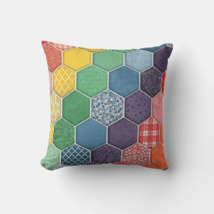 Coussin Hexagon arc-en-ciel incliné