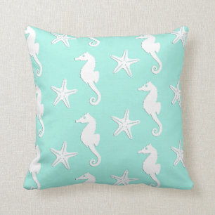 Coussin Hippocampe et étoiles de mer - blanc sur l'aqua