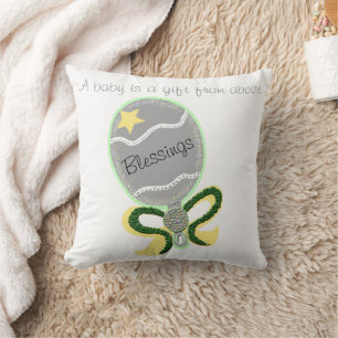 Coussin Hochet bébé argent étoile jaune ruban vert bénédic