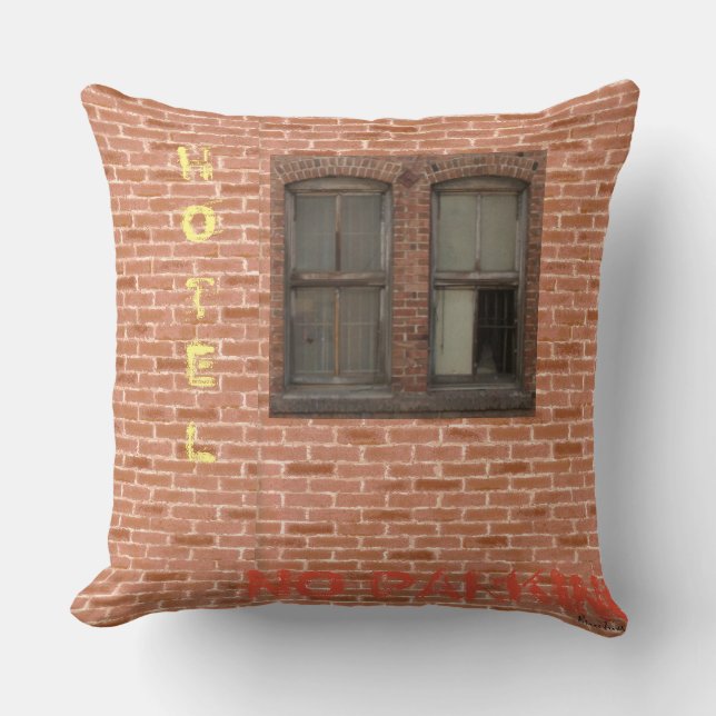Coussin "Hoffman Hotel" , de la collection Alley Walks (Recto)
