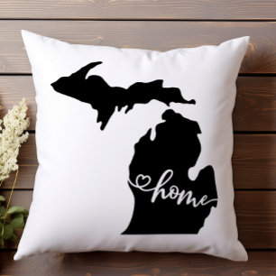 Coussin Home State Outline Heart Michigan