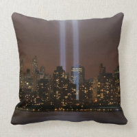 Hommage de World Trade Center dans la lumière à
