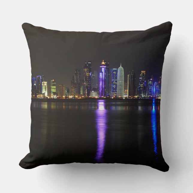 Coussin Horizon de Doha, Qatar au carreau de nuit (Recto)