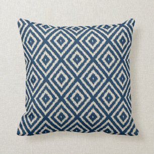 Coussin Ikat Diamond Motif en bleu clair et crème