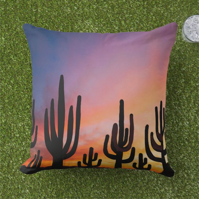 Coussin Image de lever de soleil sur le paysage désertique (Herbe)