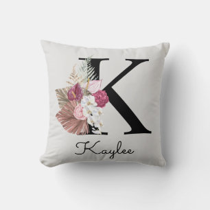 Coussin Initiale K florale rose personnalisée