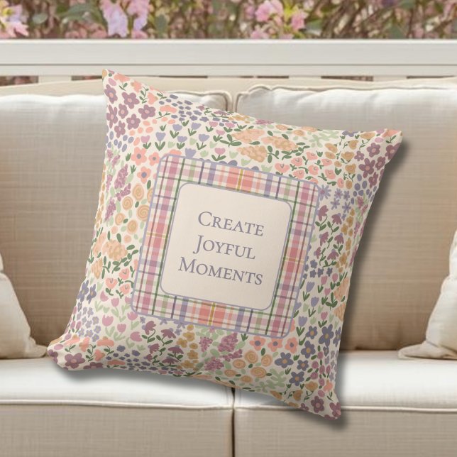 Coussin Inspirational Patchwork Floral & Plaid Pillow (Personalized Floral Plaid Throw Pillow – Create Joyful Moments Quote –  Inspirational Home Decor)
