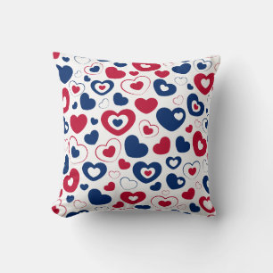 Coussin jeté coeurs rouges et bleus