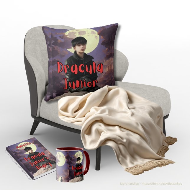 Coussin Jeu d'oreiller - Dracula Junior (Dracula Junior Book, Mug & Throw Pillow by Quilled Ink Press & Adiela Akoo. Browse my store 4 more)