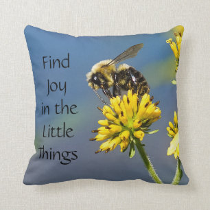 Coussin Joie de découverte dans le petit carreau d'abeille
