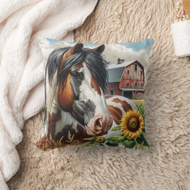 Coussin Joli Cheval Pinto Brown et Blanc sur ferme rustiqu (Couverture)
