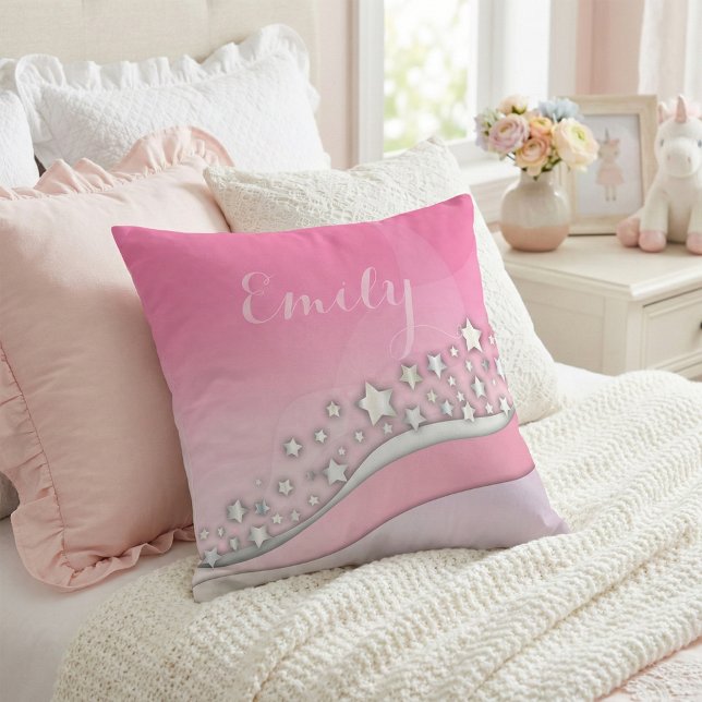 Coussin Joli Nom de Fille Rose Pâle et Étoiles Argentées R (Créateur téléchargé)